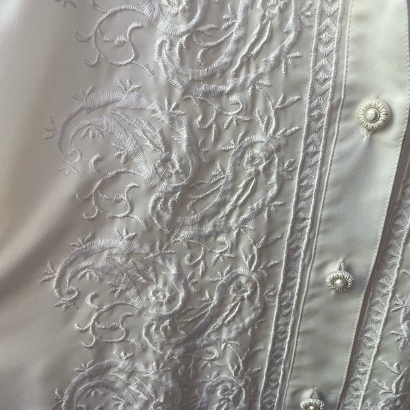 Vintage white button down blouse - Picture 2 of 10